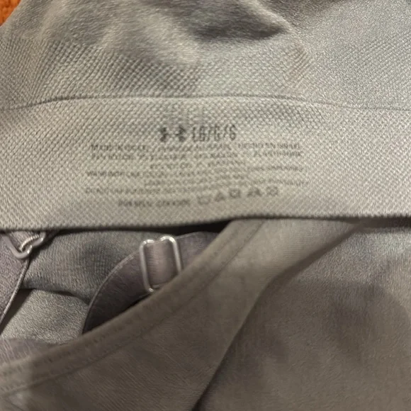 Underarmour sports bra. - Picture 3 of 4